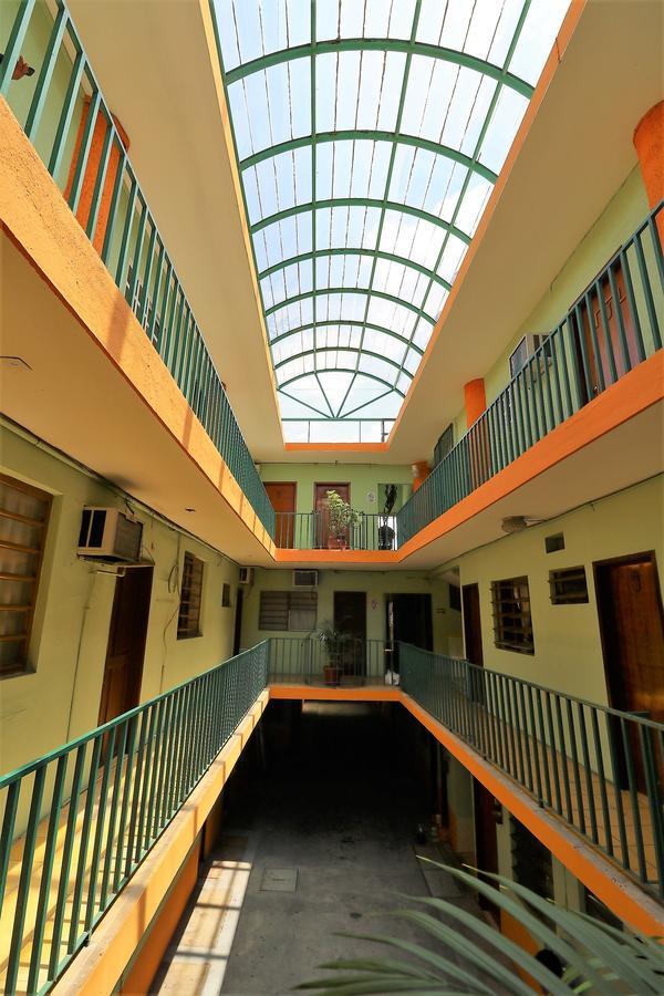Balboa Hotel *